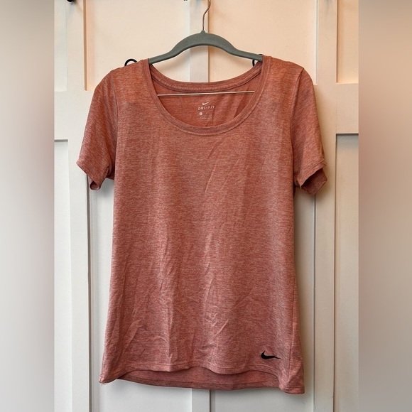 Nike Dri-FIT Legend Training Swoosh Women's Size Medium Pink Coral S/S T-shirt - Picture 1 of 5